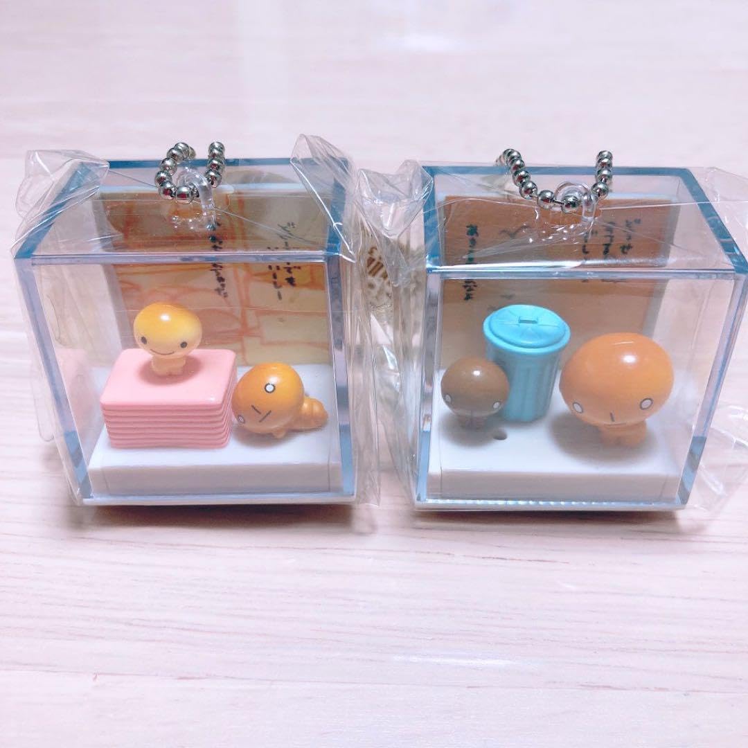 Amazon.co.jp: 超こげぱん ケース入りマスコットキーホルダー 2点